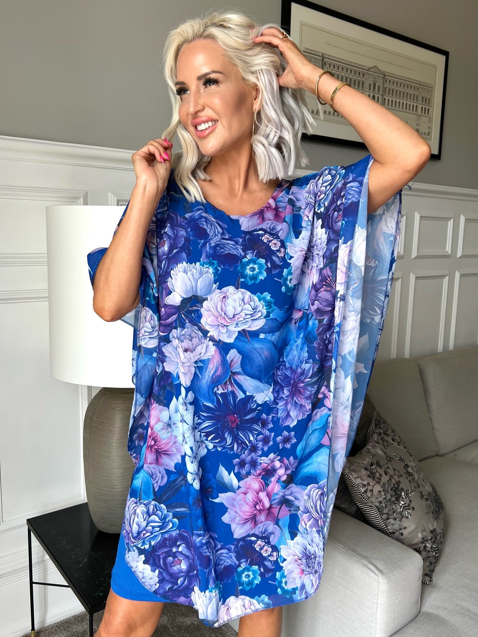 Kenya Big Flower - Tunikakjole med chiffonlag i blomsterprint